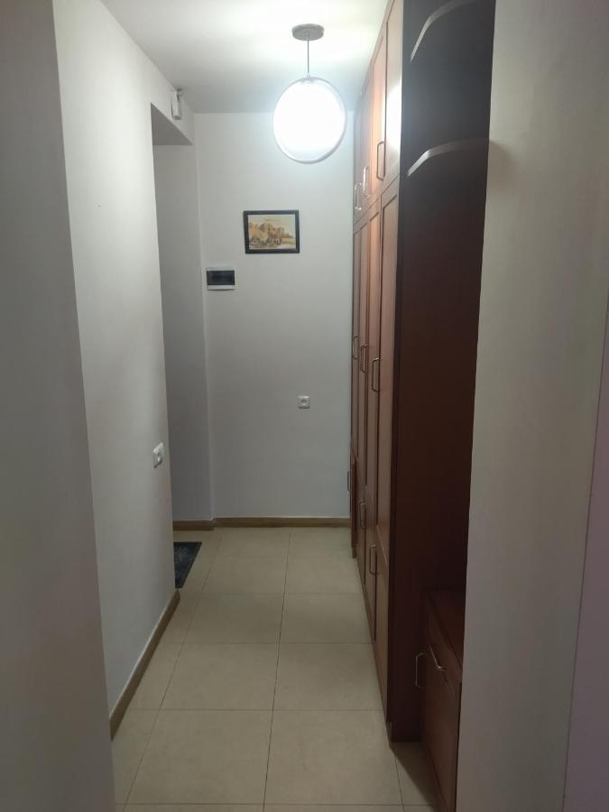 Abovyan 36 Apt & Tour เยเรวาน ภายนอก รูปภาพ