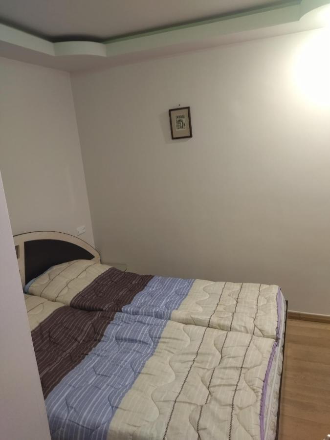 Abovyan 36 Apt & Tour เยเรวาน ภายนอก รูปภาพ