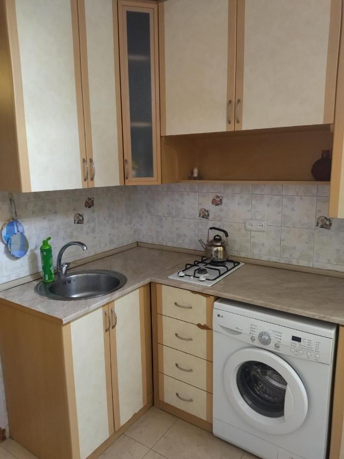 Abovyan 36 Apt & Tour เยเรวาน ภายนอก รูปภาพ