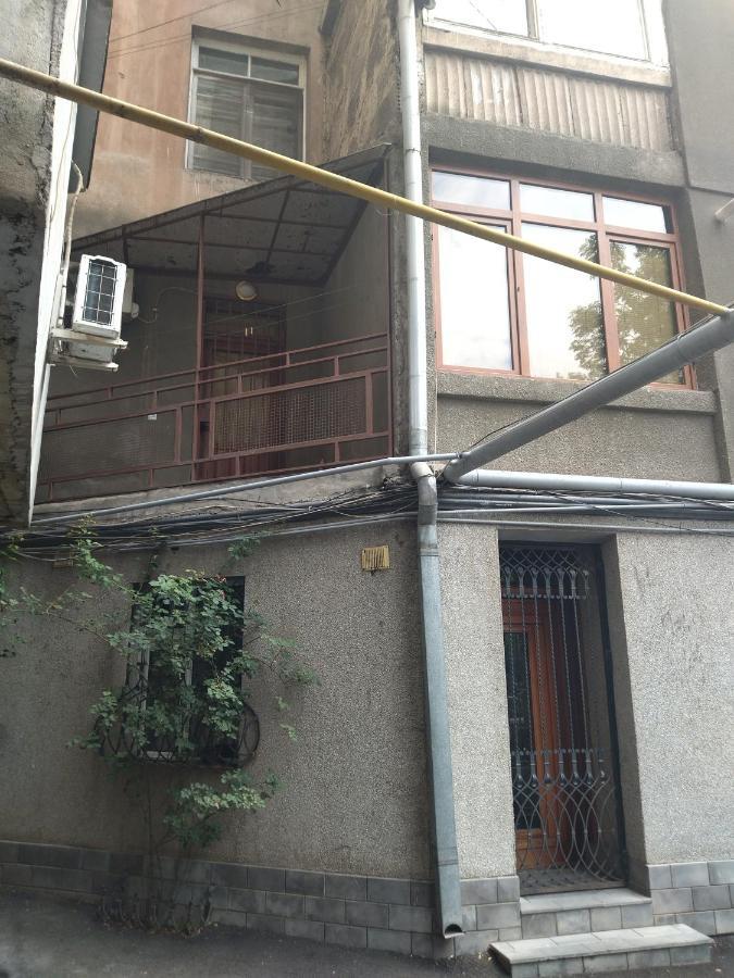 Abovyan 36 Apt & Tour เยเรวาน ภายนอก รูปภาพ